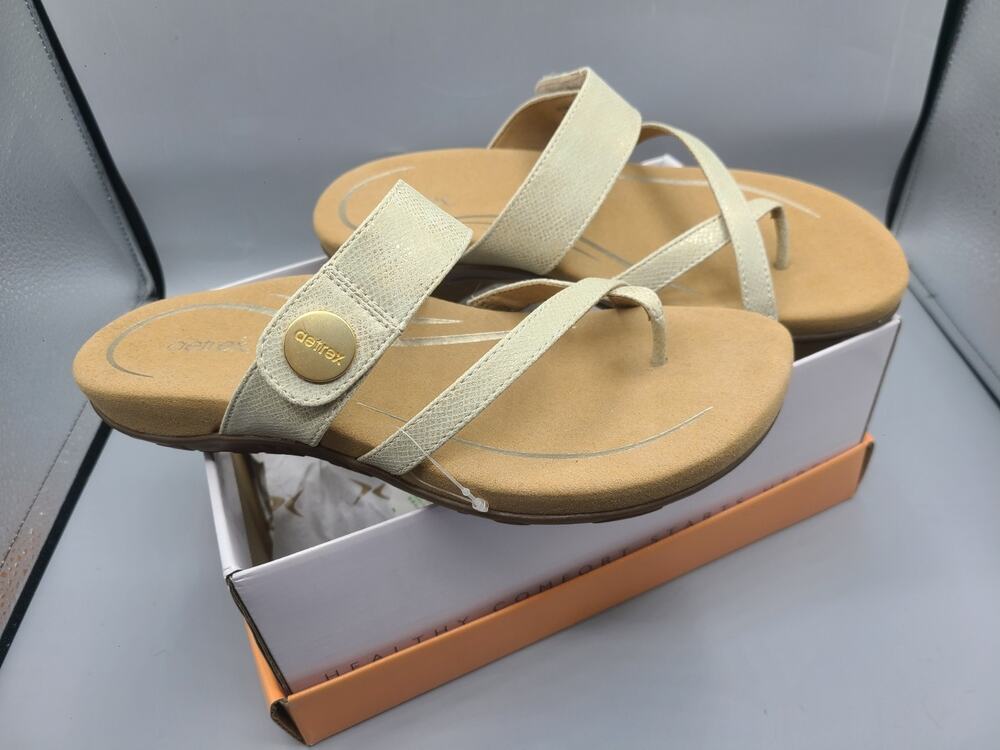 NEW women's size 8.5 Aetrex sandals Izzy Lt Goldsnakeskin SE224 w/arch support